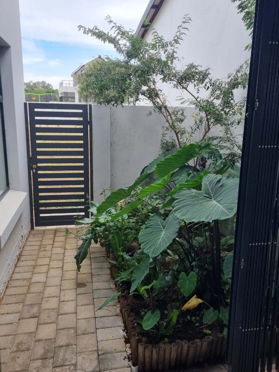 To Let 3 Bedroom Property for Rent in Redstone Private Country Estate North West